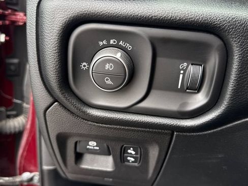 Used 2022 RAM 1500 Big Horn AWD/4WD image 17