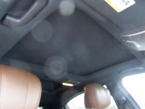 Used 2015 Mercedes-Benz S 550 Sedan image 23