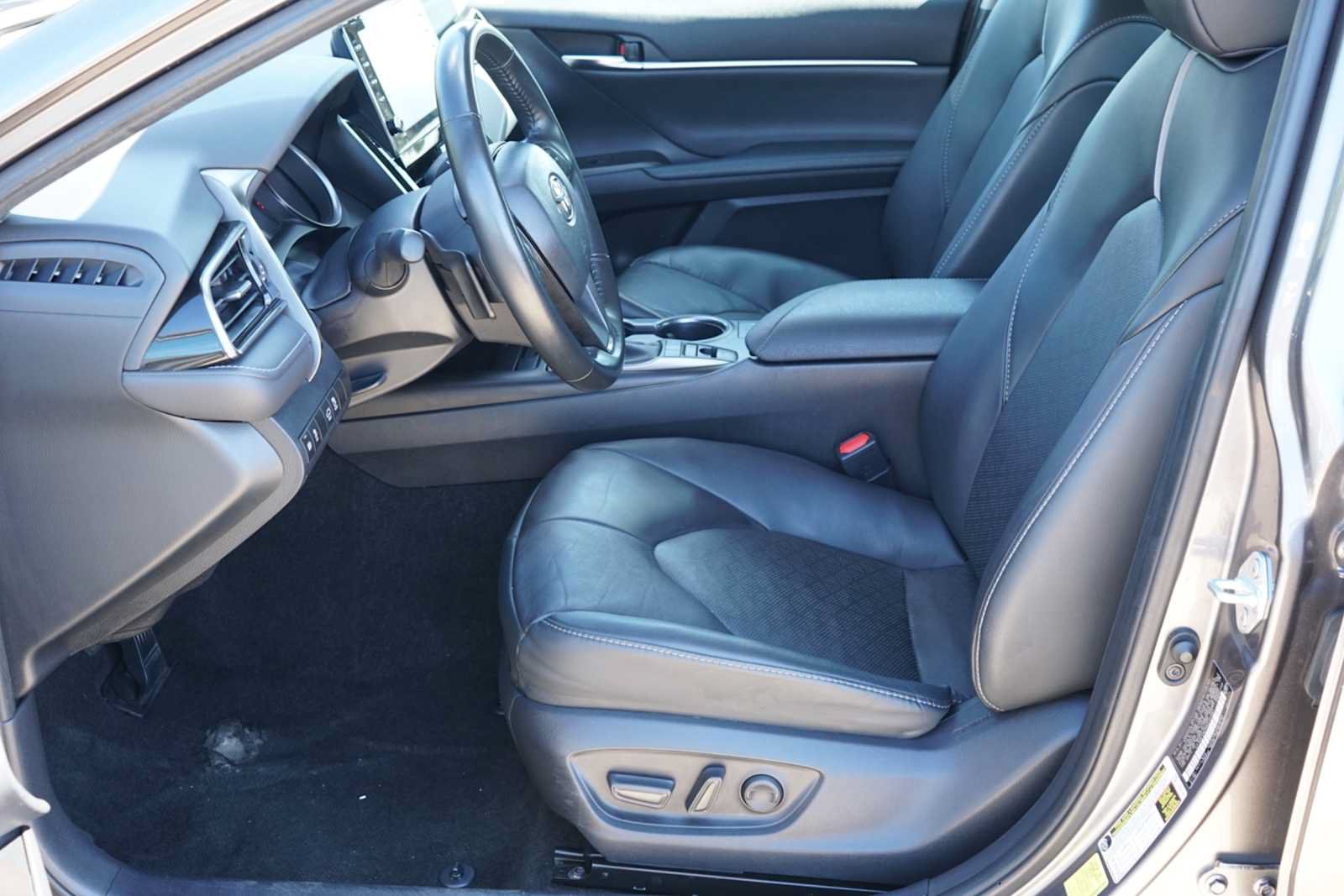 Used 2024 Toyota Camry XSE FWD image 8