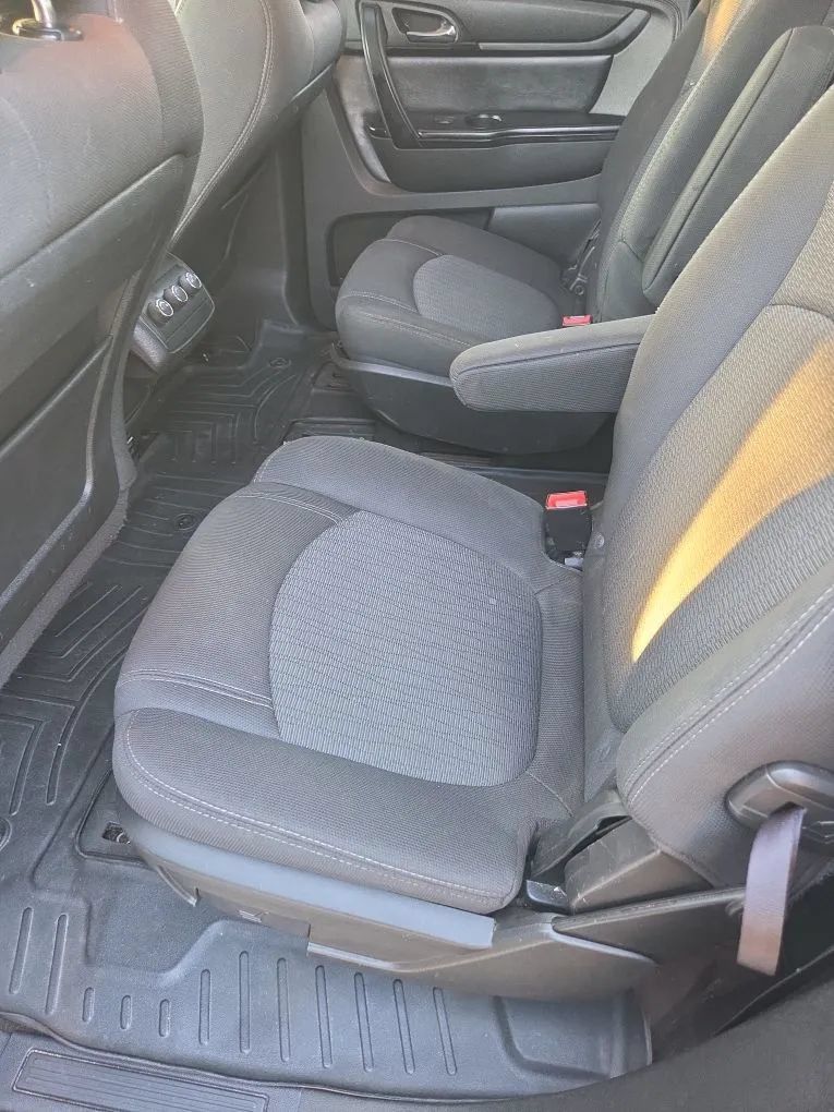 Used 2014 Chevrolet Traverse LT FWD image 22