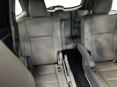 Used 2018 Toyota Highlander Limited FWD image 18