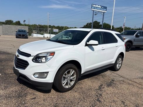 Used 2017 Chevrolet Equinox LT w/ Convenience Package FWD image 3