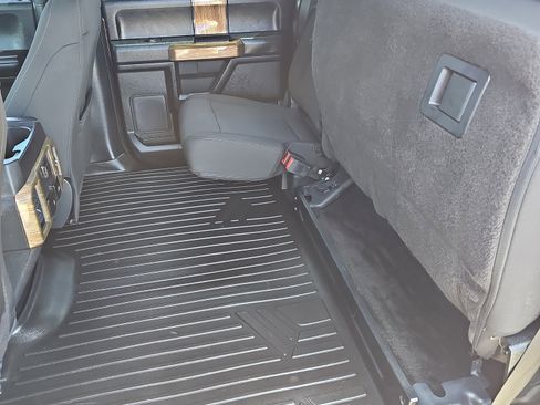 Used 2018 Ford F150 XLT w/ Equipment Group 302A Luxury AWD/4WD image 15