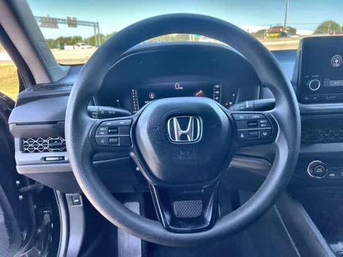 Used 2025 Honda Accord LX image 17