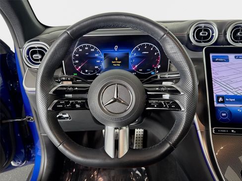Used 2023 Mercedes-Benz GLC 300 4MATIC image 12