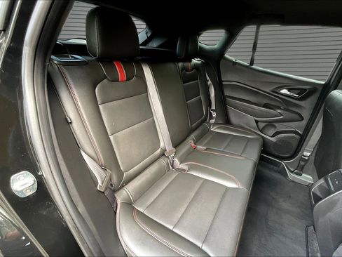 Used 2024 Chevrolet Trax RS w/ Sunroof Package FWD image 16