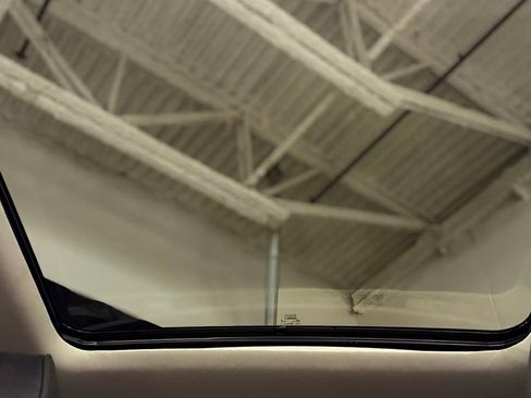 Used 2013 Lincoln MKX AWD image 95