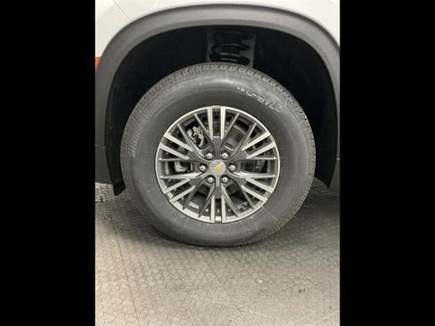 New 2026 Chevrolet Traverse LT w/ LPO, Floor Liner Package FWD image 37