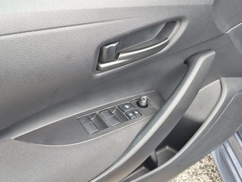 Used 2025 Toyota Corolla LE FWD image 13