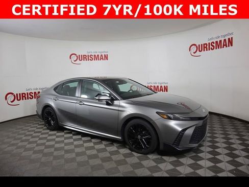 Used 2025 Toyota Camry SE FWD image 11