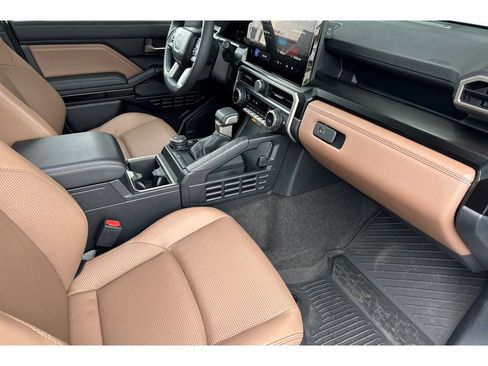 New 2026 Toyota 4Runner Limited AWD/4WD image 17