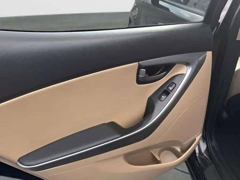 Used 2013 Hyundai Elantra Limited w/ Technology Pkg image 18