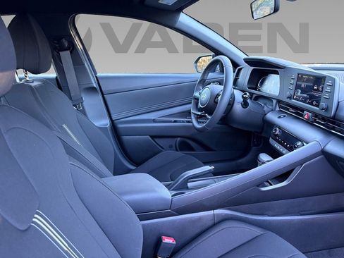 New 2025 Hyundai Elantra Sport image 8