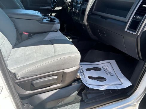 Used 2016 RAM 3500 Tradesman w/ Chrome Appearance Group image 12