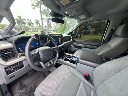 Used 2024 Ford F250 XLT w/ XLT Premium Package AWD/4WD image 3