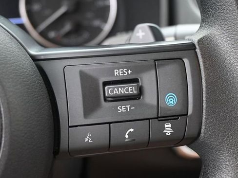 Used 2024 Nissan Rogue SV image 16