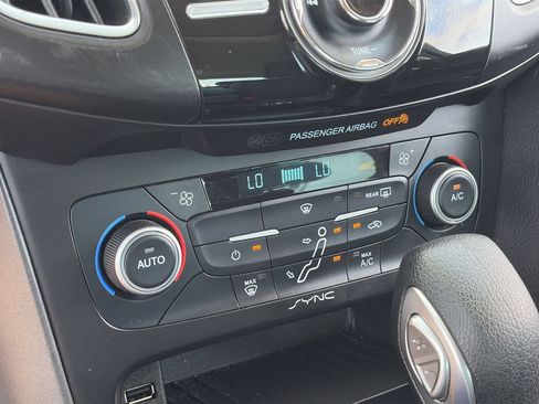 Used 2018 Ford Focus SEL FWD image 26