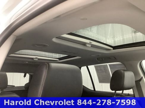 Used 2021 Chevrolet Traverse RS image 13