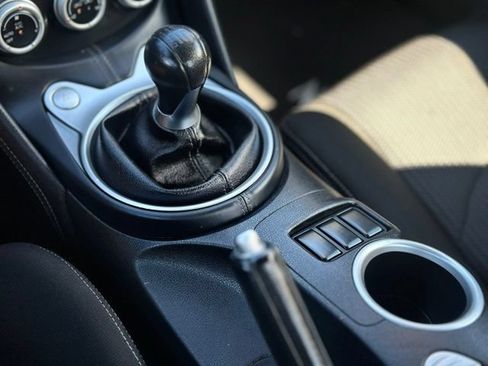 Used 2013 Nissan 370Z Coupe RWD image 13