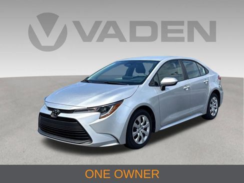 Used 2024 Toyota Corolla LE FWD image 3