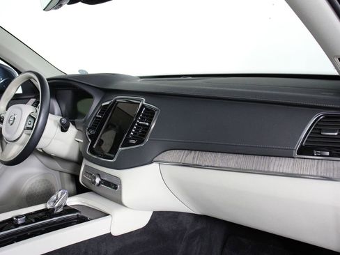 Used 2023 Volvo XC90 T8 Ultimate AWD/4WD image 22