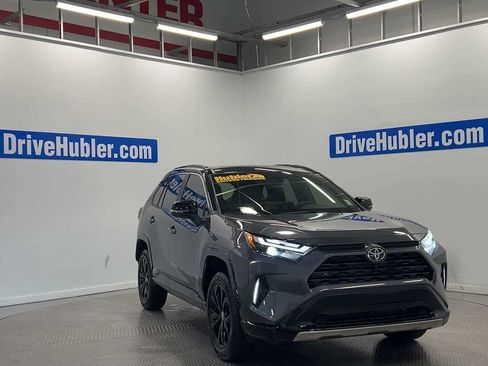 Used 2025 Toyota RAV4 XSE AWD/4WD image 2
