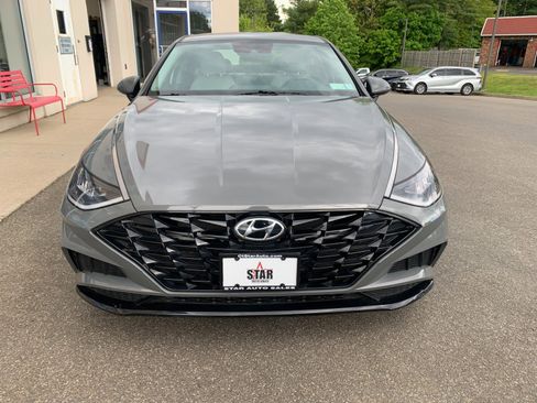 Used 2023 Hyundai Sonata SEL FWD image 2