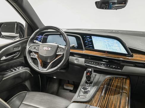 Used 2023 Cadillac Escalade Premium Luxury w/ LPO, Floor Liner Package image 31