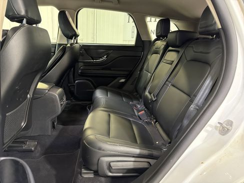 Used 2025 Lincoln Corsair FWD image 11