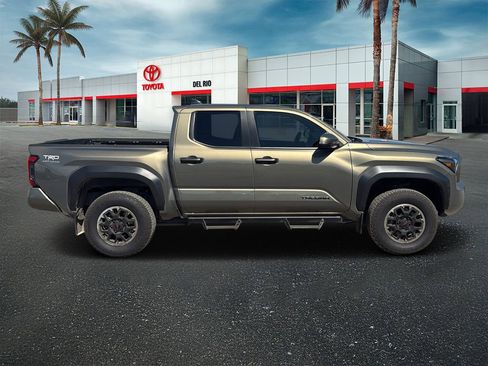 Used 2024 Toyota Tacoma TRD Off-Road w/ TRD Off Road Upgrade Package image 2