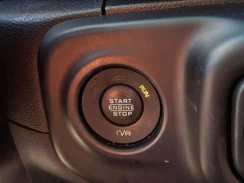 Used 2021 Jeep Gladiator Overland AWD/4WD image 20