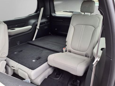 New 2026 Jeep Grand Wagoneer Limited AWD/4WD image 25