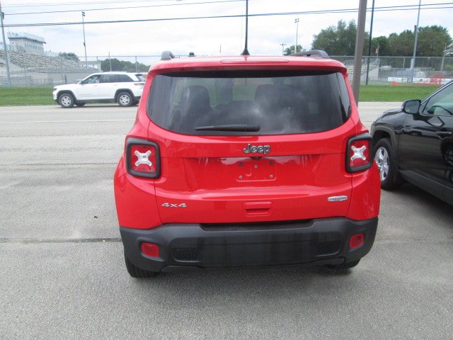 Used 2020 Jeep Renegade Latitude w/ Cold Weather Group AWD/4WD image 6