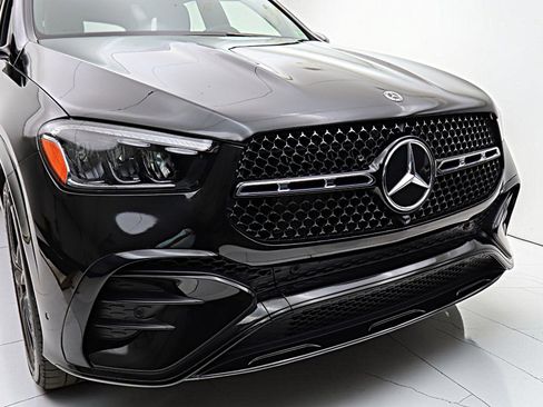 Used 2024 Mercedes-Benz GLE 580 4MATIC w/ Night Package image 19