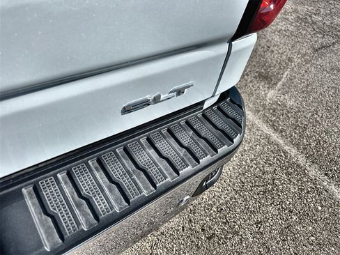 New 2026 GMC Sierra 1500 SLT image 14