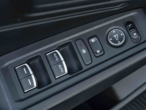 Used 2025 Honda Accord LX image 37