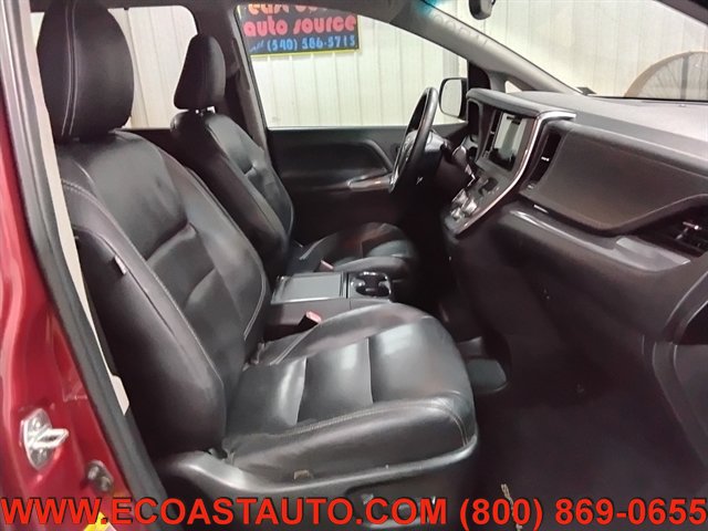 Used 2016 Toyota Sienna SE w/ SE Preferred Package FWD image 15