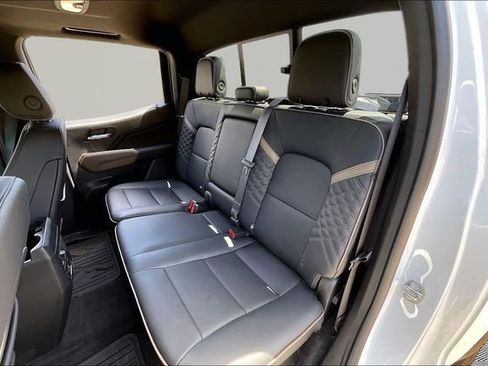 Used 2023 GMC Canyon Denali AWD/4WD image 16