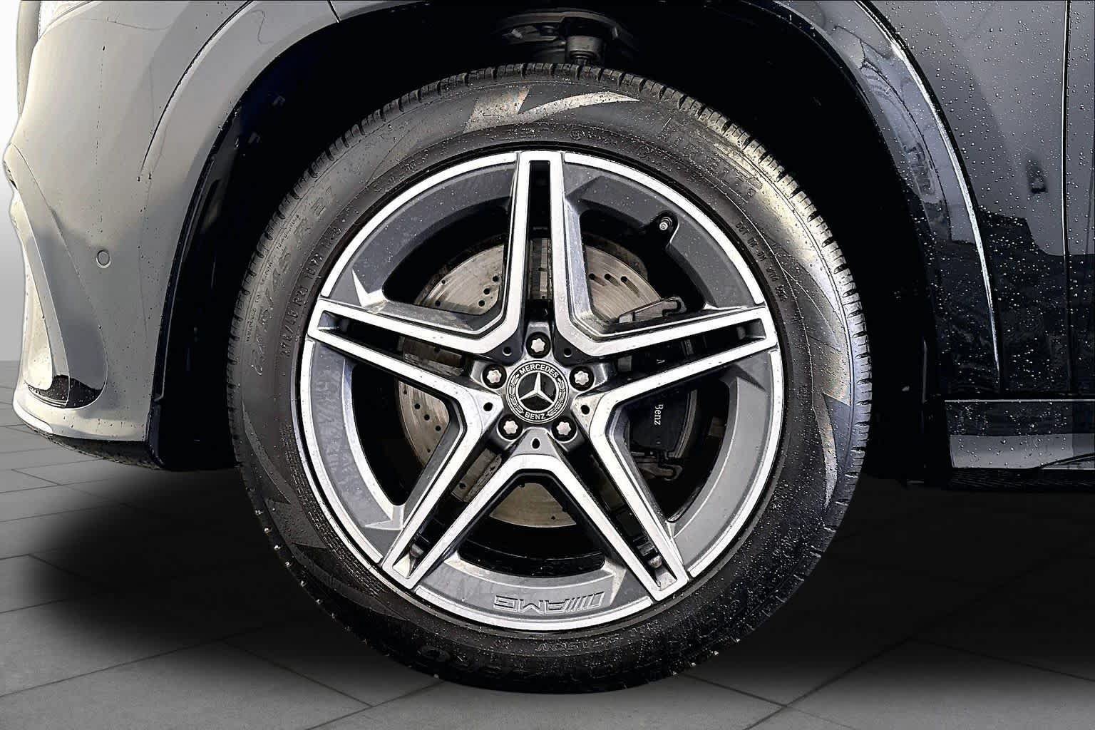 Used 2024 Mercedes-Benz GLS 450 4MATIC image 11