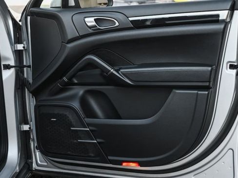 Used 2011 Porsche Cayenne image 57