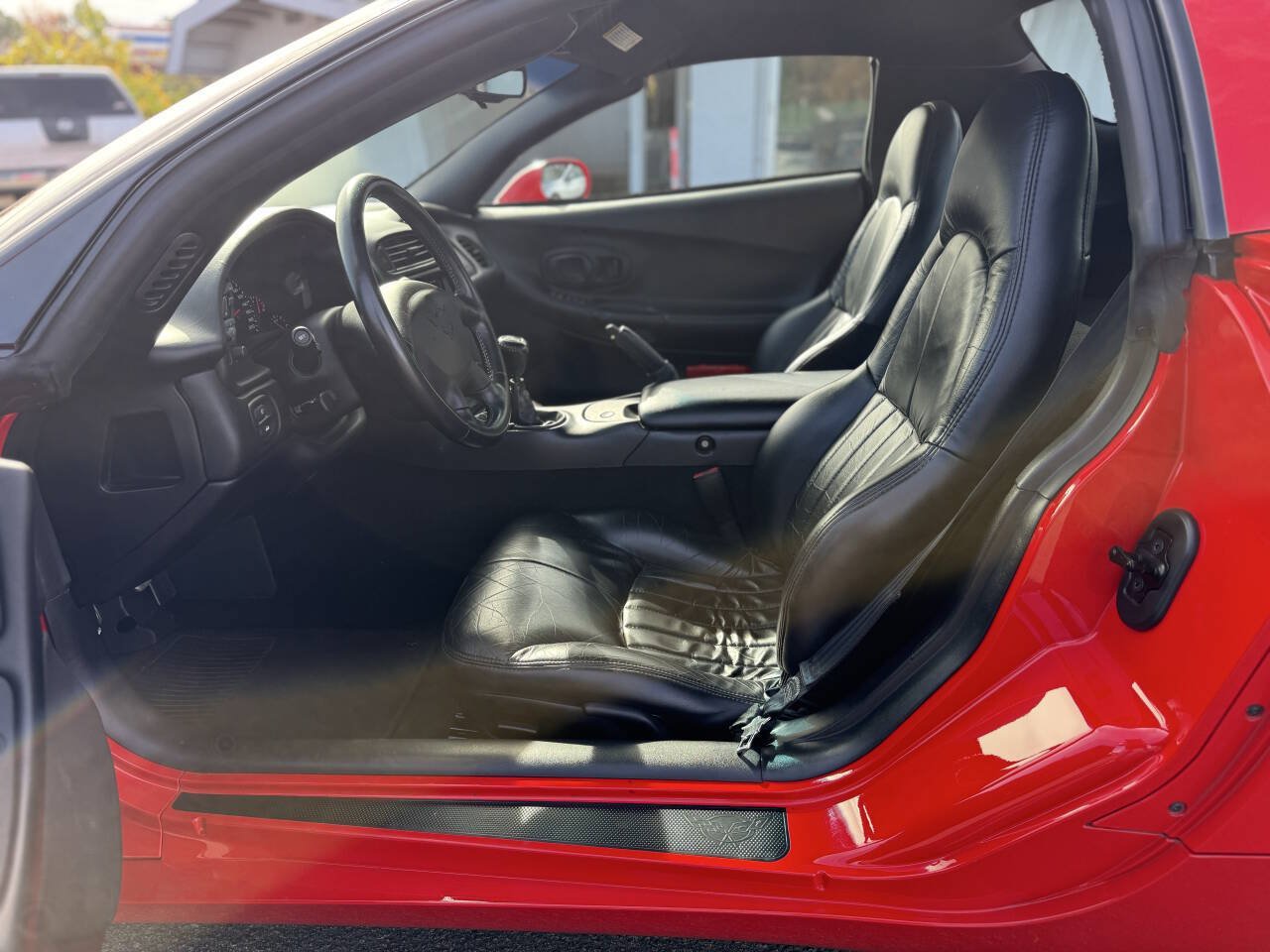 Used 1999 Chevrolet Corvette Coupe RWD image 11