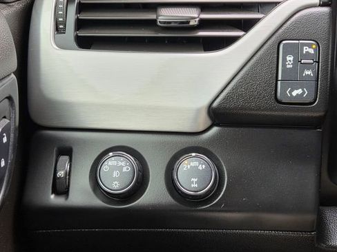 Used 2020 GMC Yukon XL SLT image 36