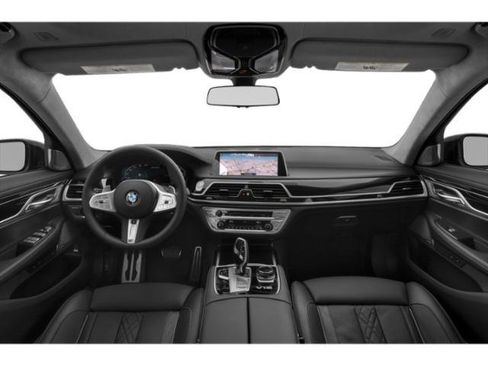 Used 2021 BMW M760i xDrive image 11