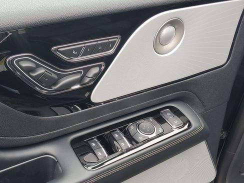 New 2026 Lincoln Aviator Reserve image 9