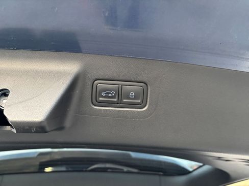 Used 2025 Hyundai Santa Fe SEL image 18