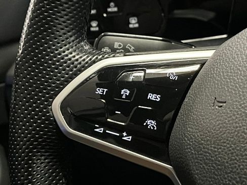 Used 2022 Volkswagen GTI SE image 24