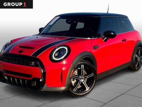 Used 2023 MINI Cooper S image 1