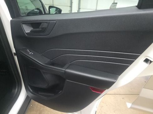 Used 2022 Ford Escape SE w/ Convenience Package FWD image 6