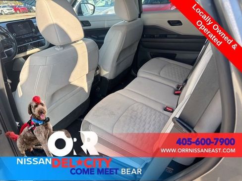 Used 2024 Nissan Pathfinder SV image 10