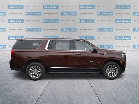 Used 2022 GMC Yukon XL Denali image 4